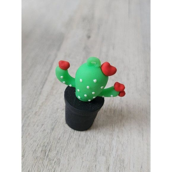 Rubber cactus heart keychain toy figure plant - Picture 3 of 4